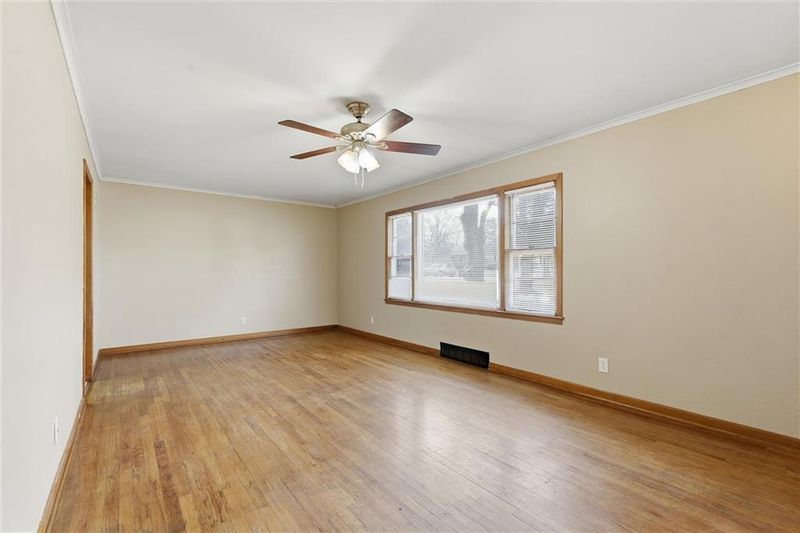13609 Cypress Ave, Grandview, MO 64030