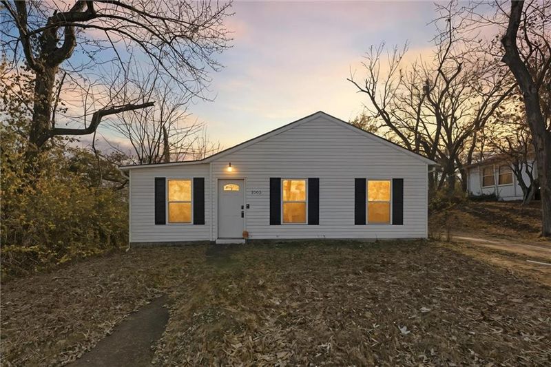 1005 NE 46th St, Kansas City, MO 64116