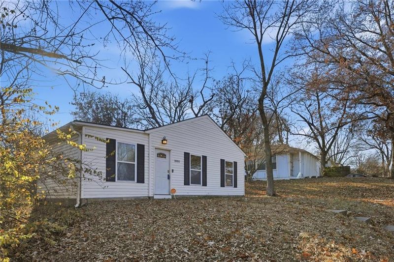 1005 NE 46th St, Kansas City, MO 64116