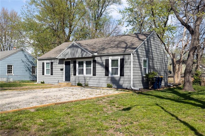 5819 Ridgeway Ave, Kansas City, MO 64133