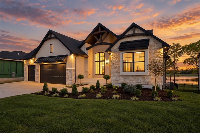 8982 Ginger St, Lenexa, KS 66227