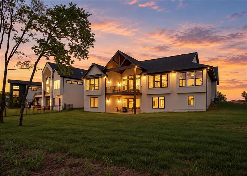 8982 Ginger St, Lenexa, KS 66227