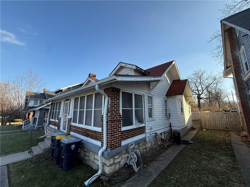 2215 E Meyer Blvd, Kansas City, MO 64132