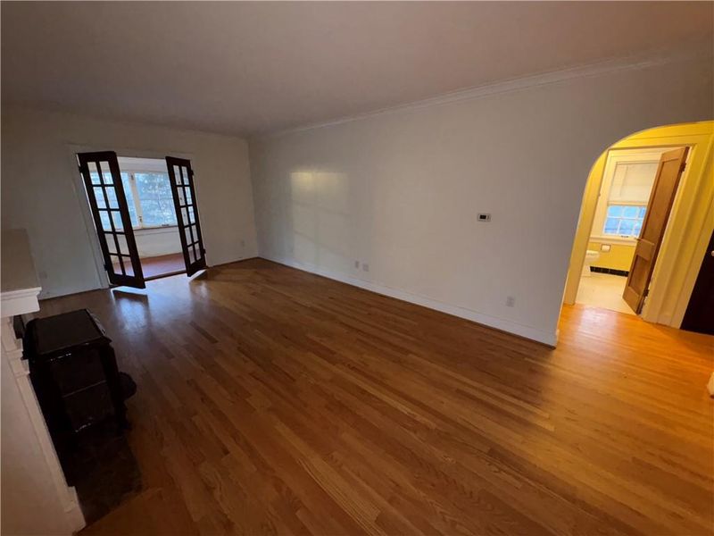 3700 E Roanoke Dr, Kansas City, MO 64111
