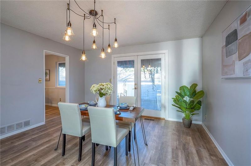 10175 W 96th Ter, Overland Park, KS 66212