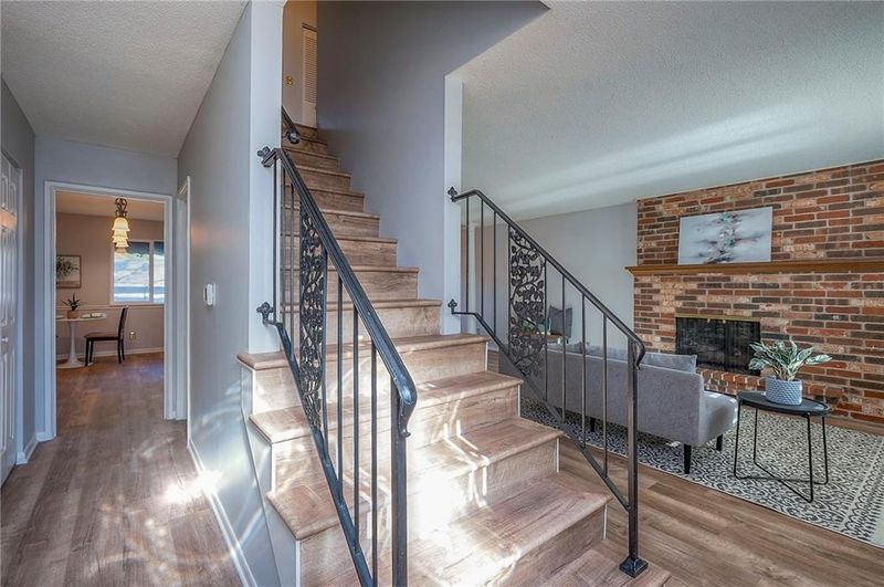 10175 W 96th Ter, Overland Park, KS 66212