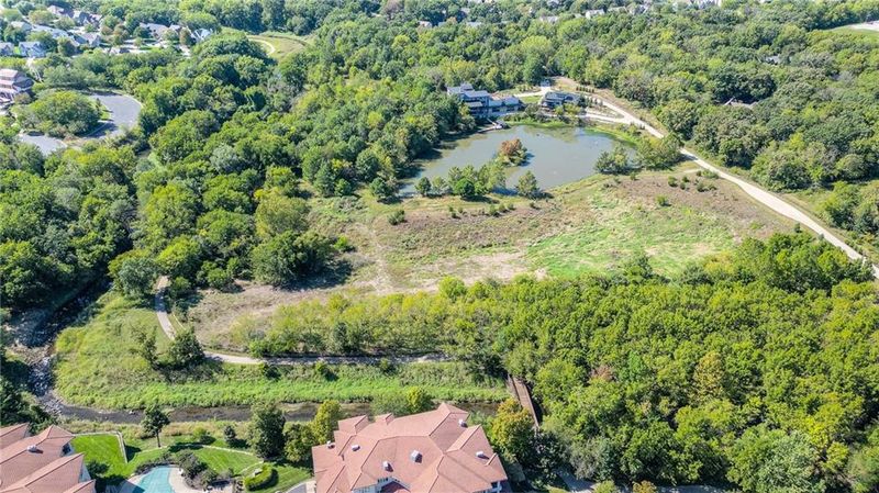12600 S Pflumm Rd #104, Olathe, KS 66062