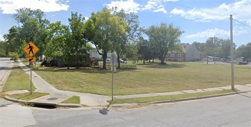 400 E Green St, Lee's Summit, MO 64063