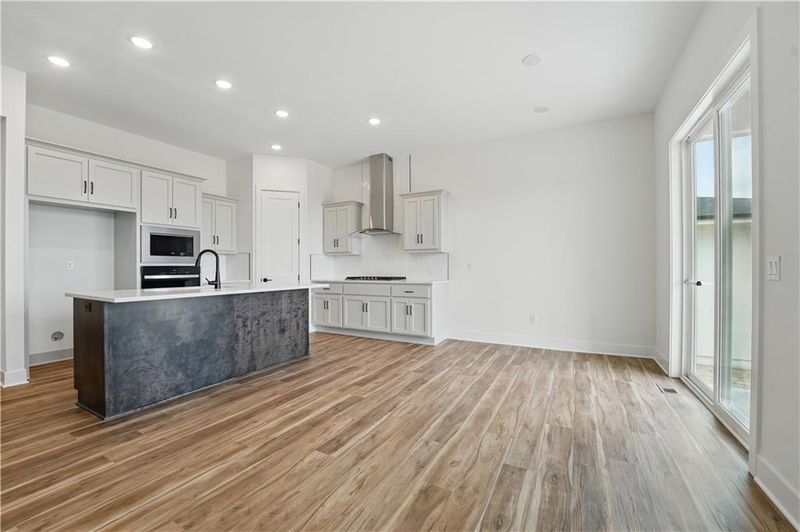 1615 NW 105th Ter, Kansas City, MO 64155