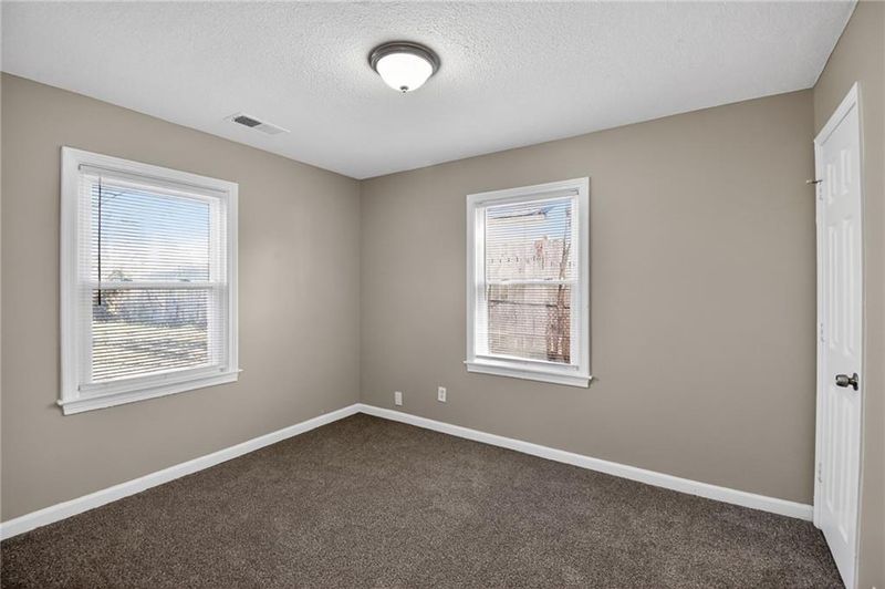 7412 E 57th St, Kansas City, MO 64129
