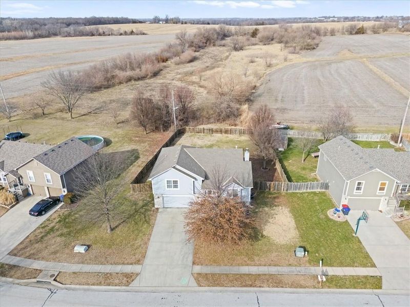 15614 Pebble Ter, Basehor, KS 66007