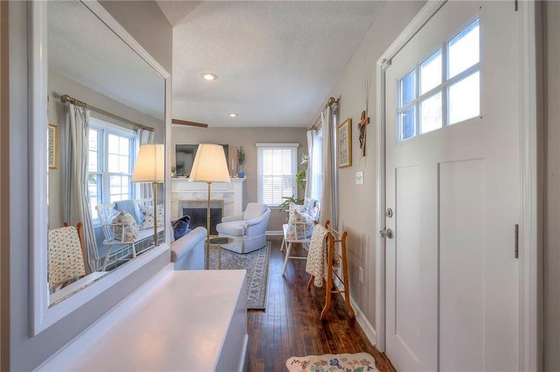 7440 Walmer St, Overland Park, KS 66204