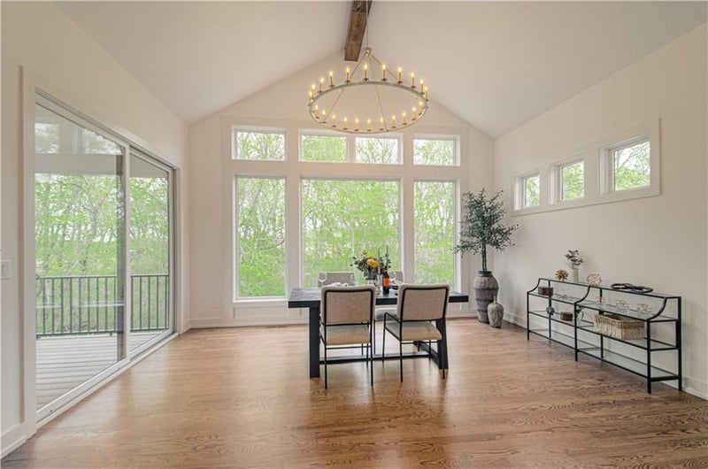 2150 NW Scenic View Dr, Riverside, MO 64150
