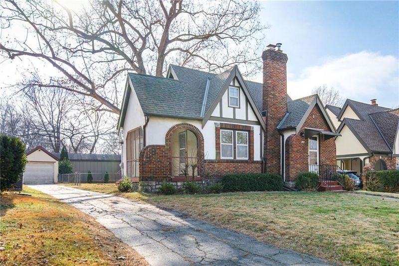 1005 W 77 Ter, Kansas City, MO 64114