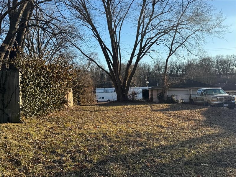 1117 Pottawatomie St, Leavenworth, KS 66048