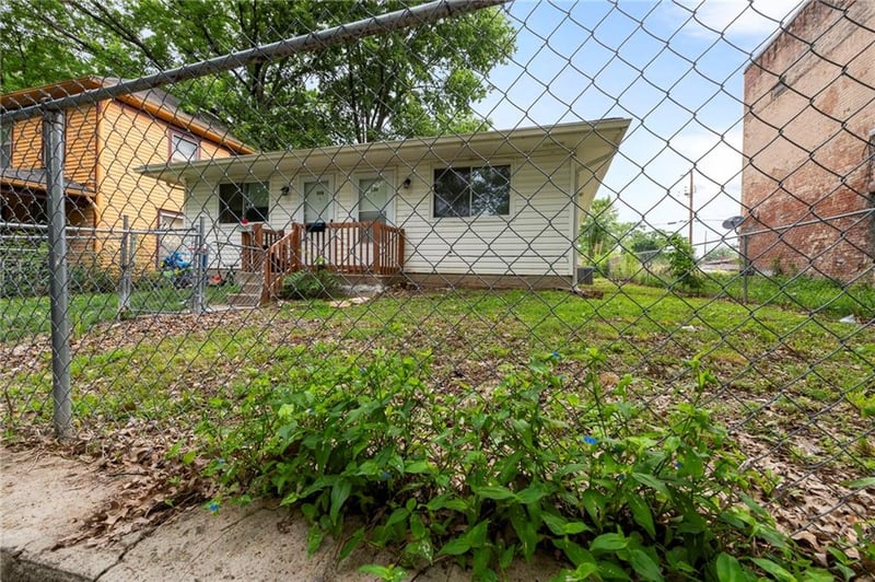 506 Ottawa St, Leavenworth, KS 66048