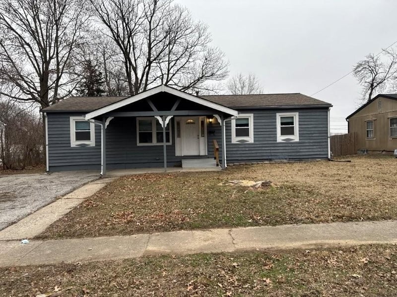 1113 N Swope Dr, Independence, MO 64056
