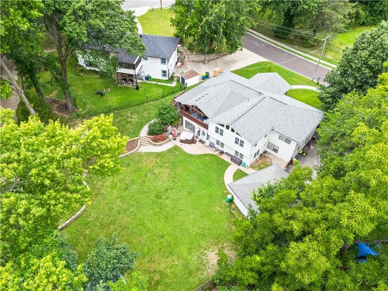 7623 W 52nd St, Overland Park, KS 66202