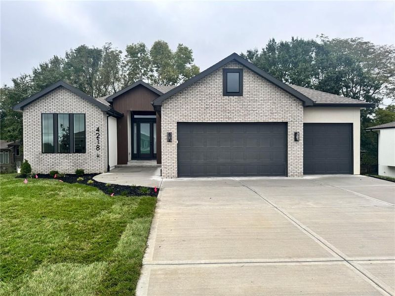 4218 NW 77th Ter, Kansas City, MO 64151