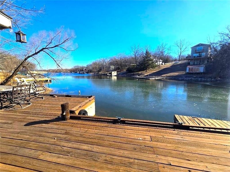 393 W Sugar Lake Dr, Mound City, KS 66056