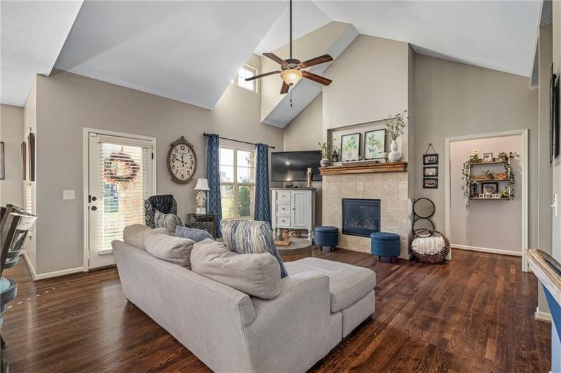 16883 W 164th Pl, Olathe, KS 66062