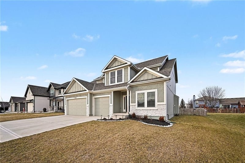 7812 NE 107th St, Kansas City, MO 64157