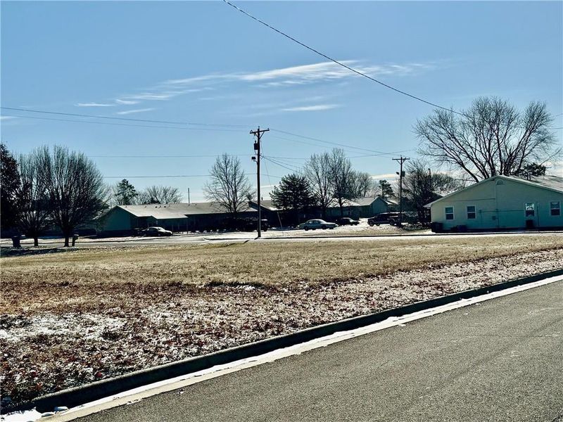 321 Kay Ln, Parsons, KS 67357