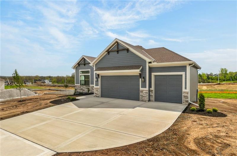 7629 N Booth Ave, Kansas City, MO 64158