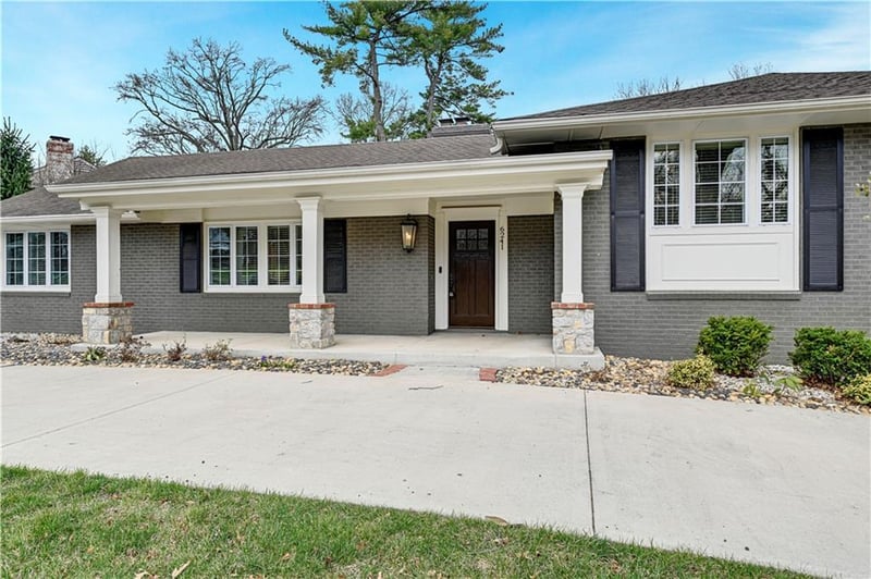 6241 Howe Dr, Fairway, KS 66205