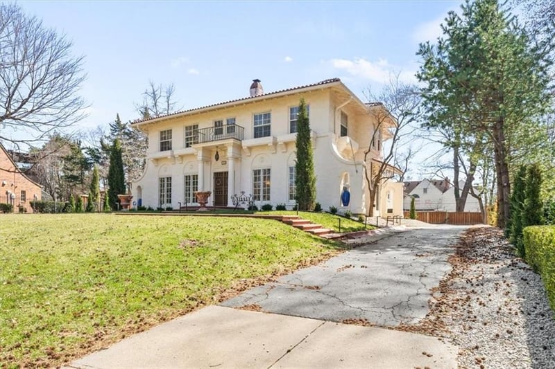 1205 W 60th Ter, Kansas City, MO 64113