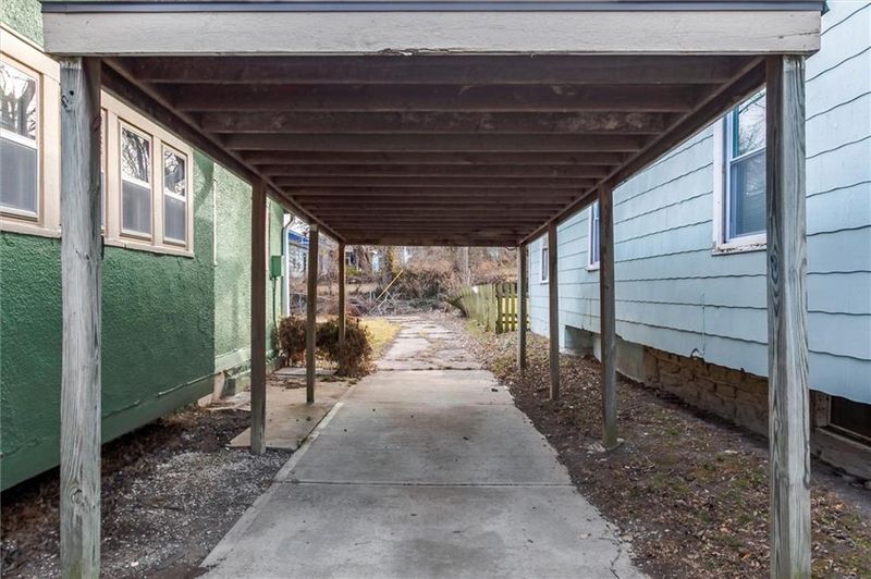 3225 E 60th St, Kansas City, MO 64130