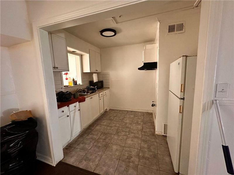 8009 Park Ave, Kansas City, MO 64132