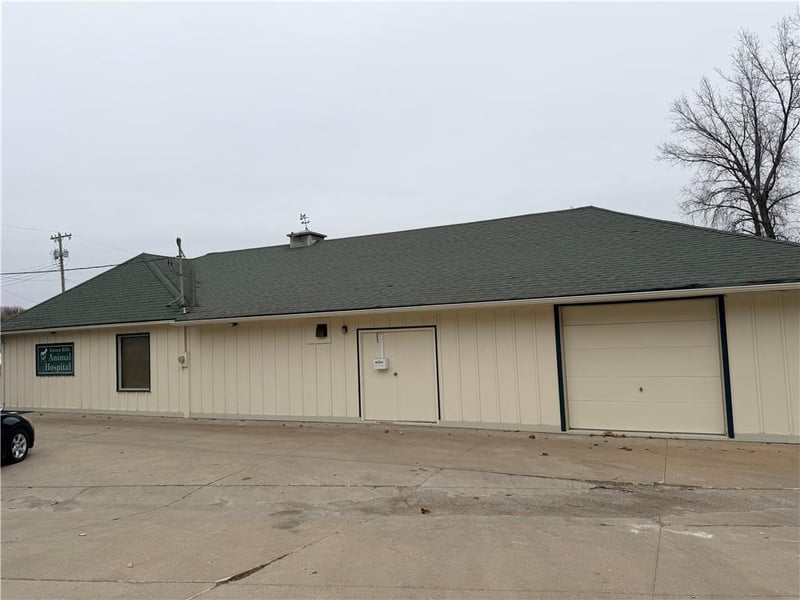 3111 N Belt Hw, St Joseph, MO 64506