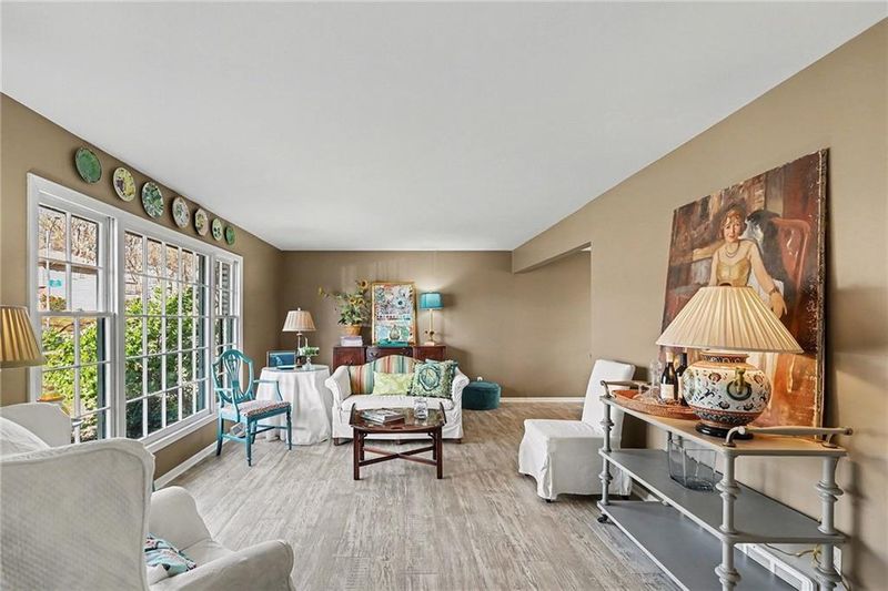 9451 Connell Dr, Overland Park, KS 66212