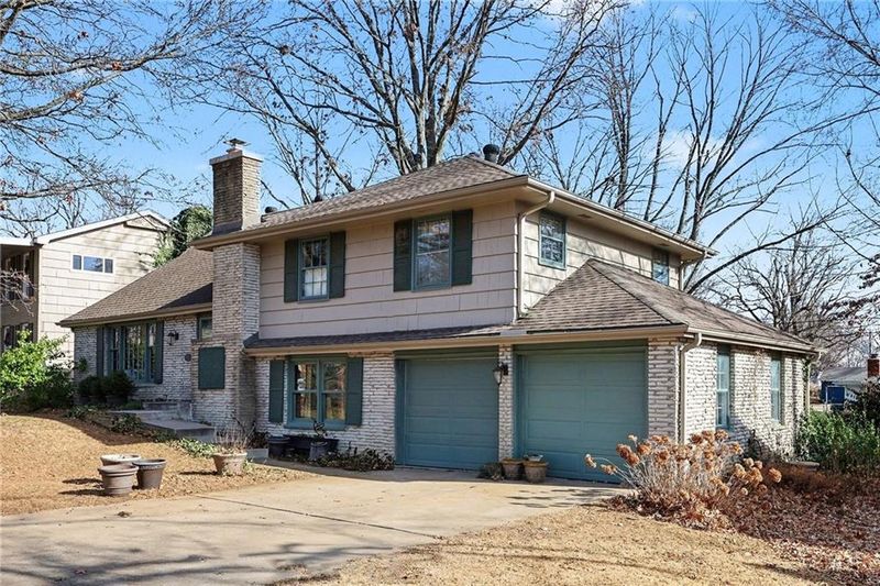 9451 Connell Dr, Overland Park, KS 66212
