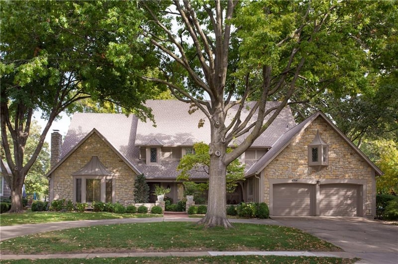 4704 W 88th St, Prairie Village, KS 66207