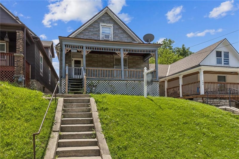747 Reynolds Ave, Kansas City, KS 66101