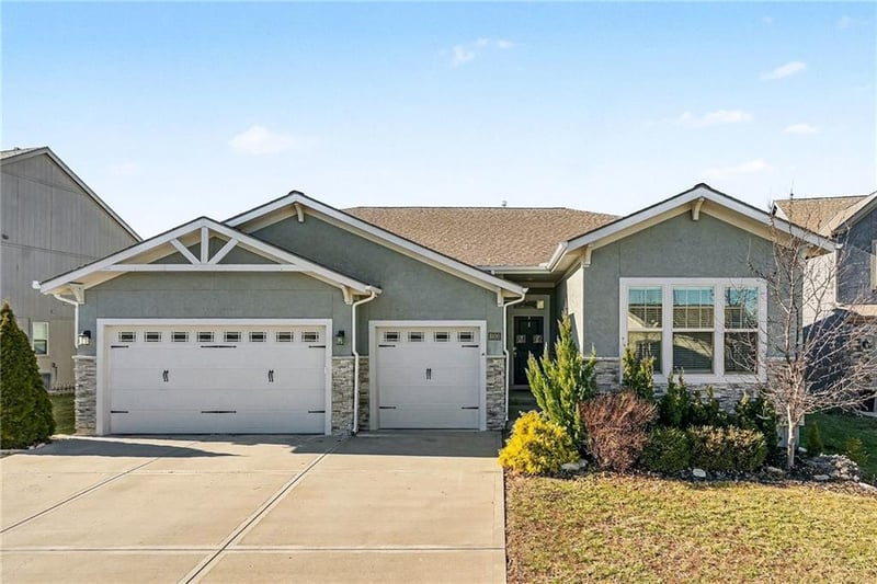 8100 N Tullis Ave, Kansas City, MO 64158