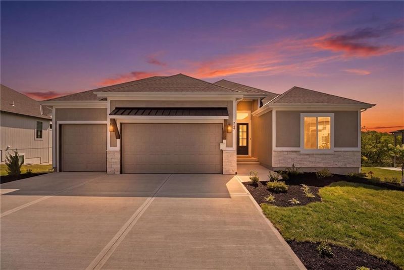 2127 NW Killarney Ln, Lee's Summit, MO 64081