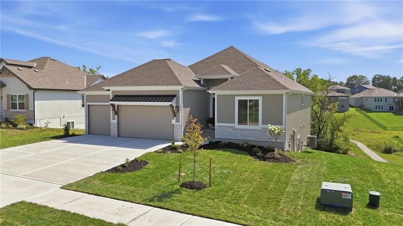 2127 NW Killarney Ln, Lee's Summit, MO 64081