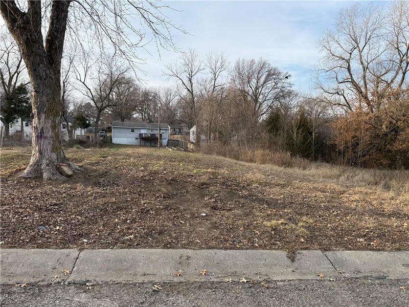 4918 N Wallace Ave, Kansas City, MO 64119