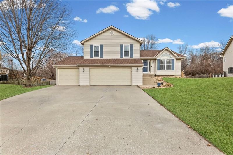 8712 N Sheldon Ct, Kansas City, MO 64153