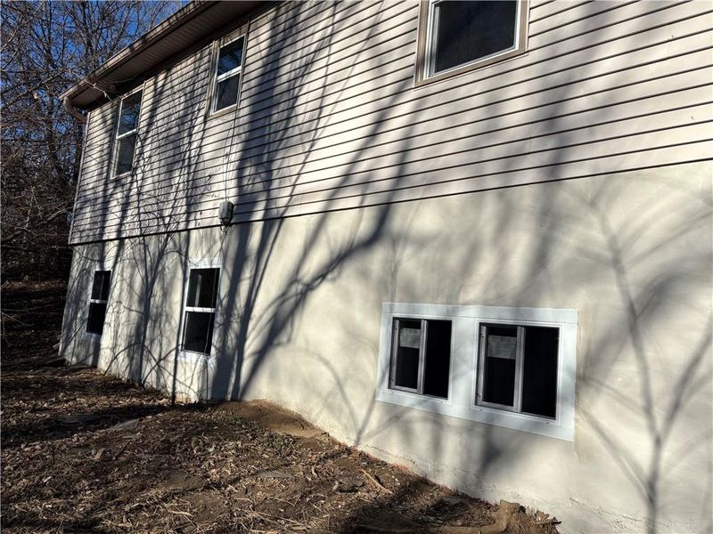 906 Riverview Dr, St Joseph, MO 64503