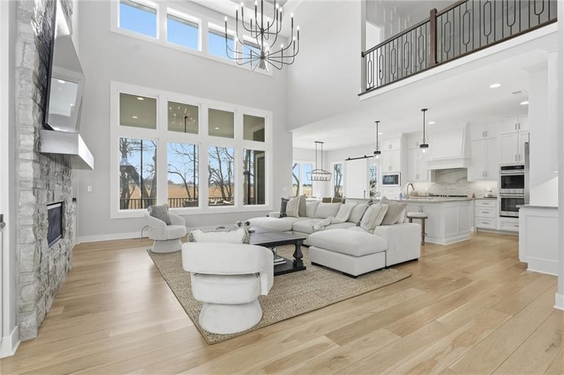 17021 Lucille St, Overland Park, KS 66221