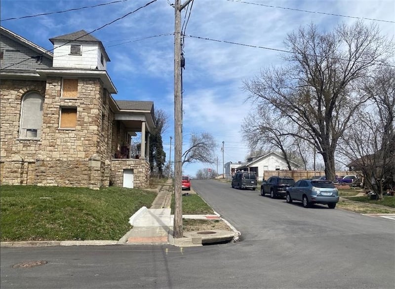 2830 N 17th St, Kansas City, KS 66104
