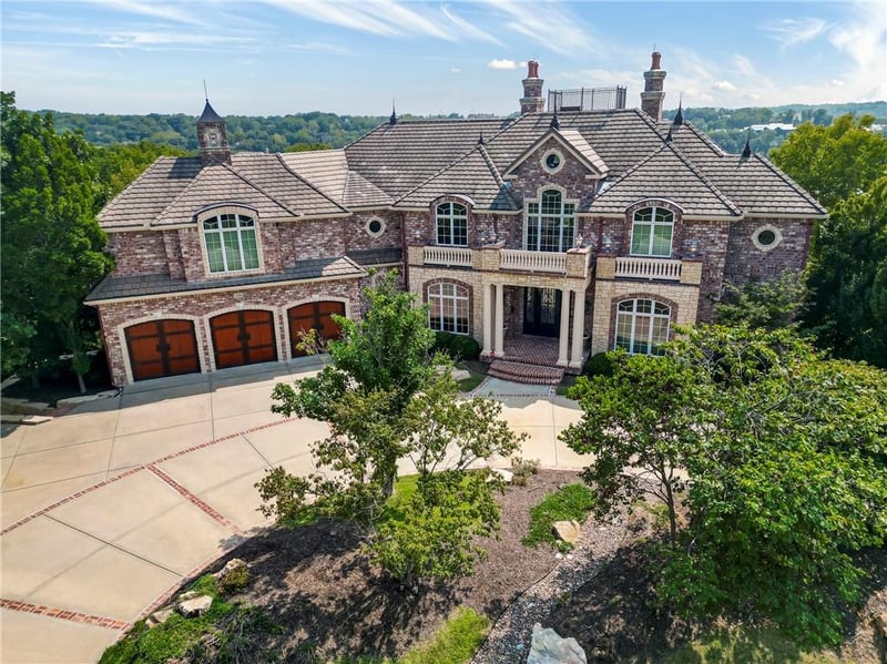 27596 W Highland Cir, Olathe, KS 66061