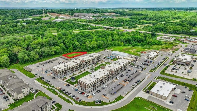 15425 Old Town Dr, Parkville, MO 64152
