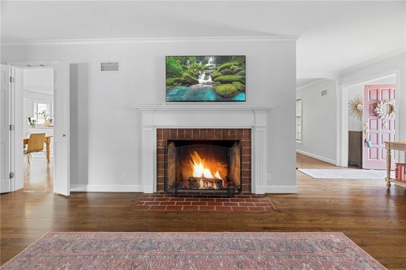 6724 Broadmoor St, Overland Park, KS 66204