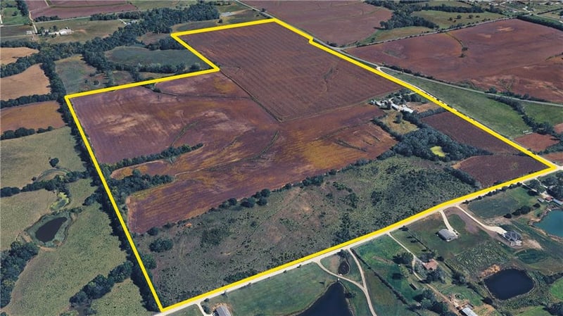 17210 Hemphill Rd, Bonner Springs, KS 66012