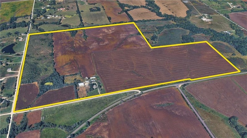 17210 Hemphill Rd, Bonner Springs, KS 66012